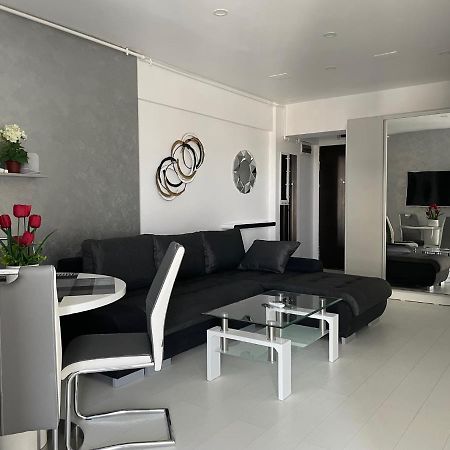 Luxury Westpark 2-Room Apartment Lakeview W5 Бухарест Экстерьер фото