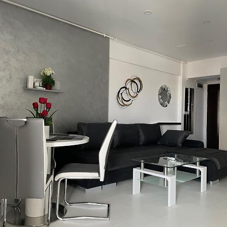 Luxury Westpark 2-Room Apartment Lakeview W5 Бухарест Экстерьер фото