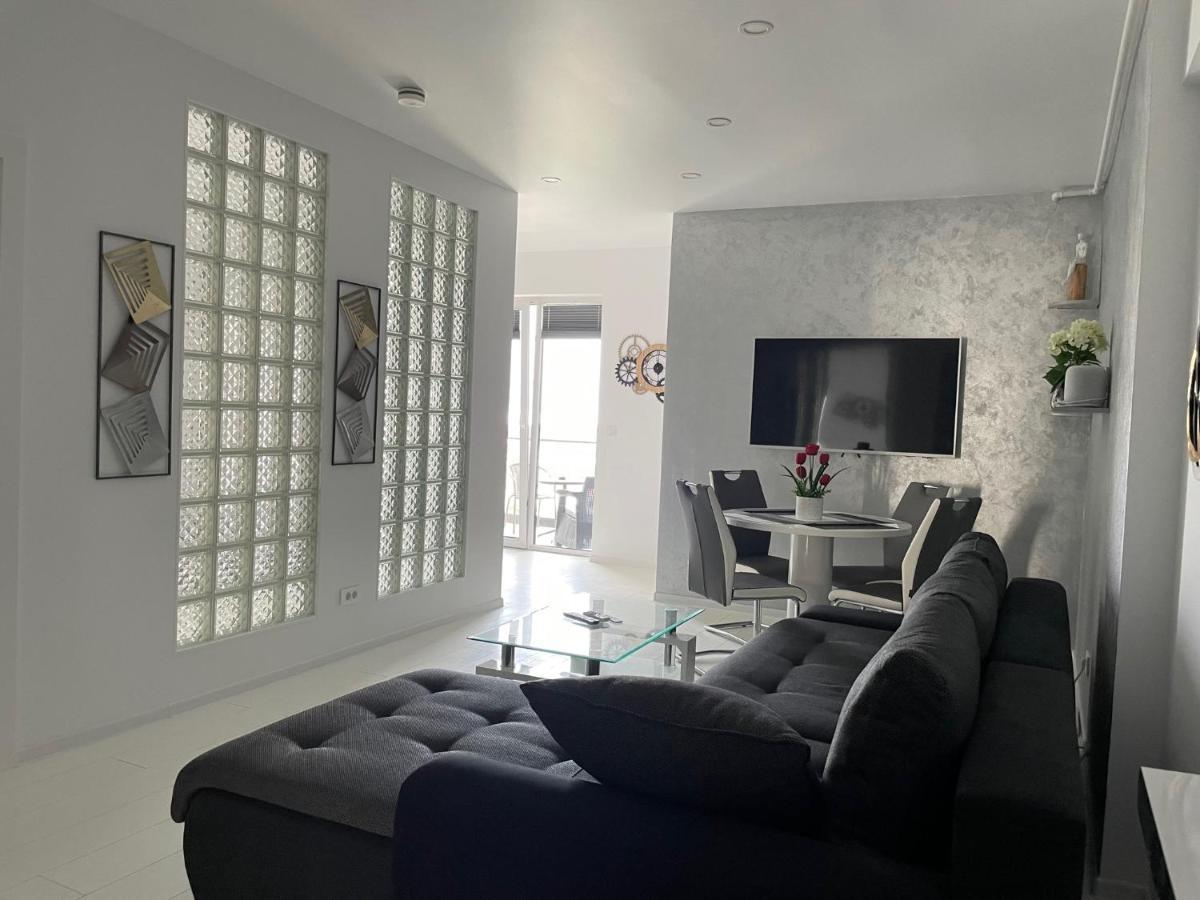 Luxury Westpark 2-Room Apartment Lakeview W5 Бухарест Экстерьер фото