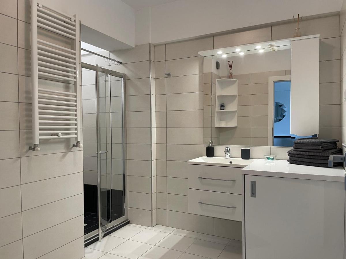 Luxury Westpark 2-Room Apartment Lakeview W5 Бухарест Экстерьер фото