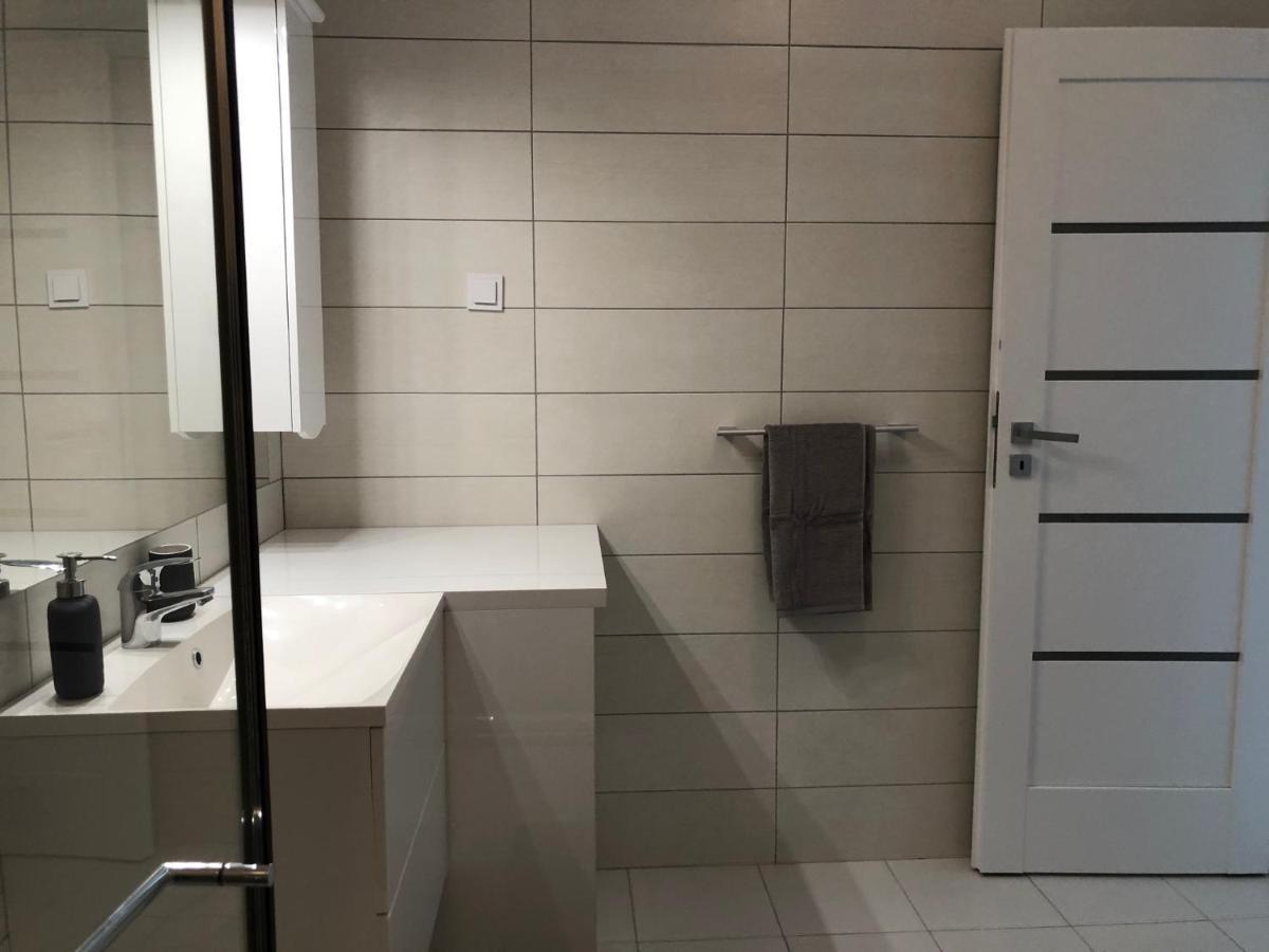 Luxury Westpark 2-Room Apartment Lakeview W5 Бухарест Экстерьер фото
