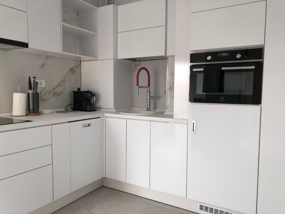 Luxury Westpark 2-Room Apartment Lakeview W5 Бухарест Экстерьер фото