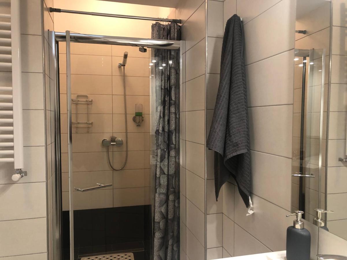 Luxury Westpark 2-Room Apartment Lakeview W5 Бухарест Экстерьер фото