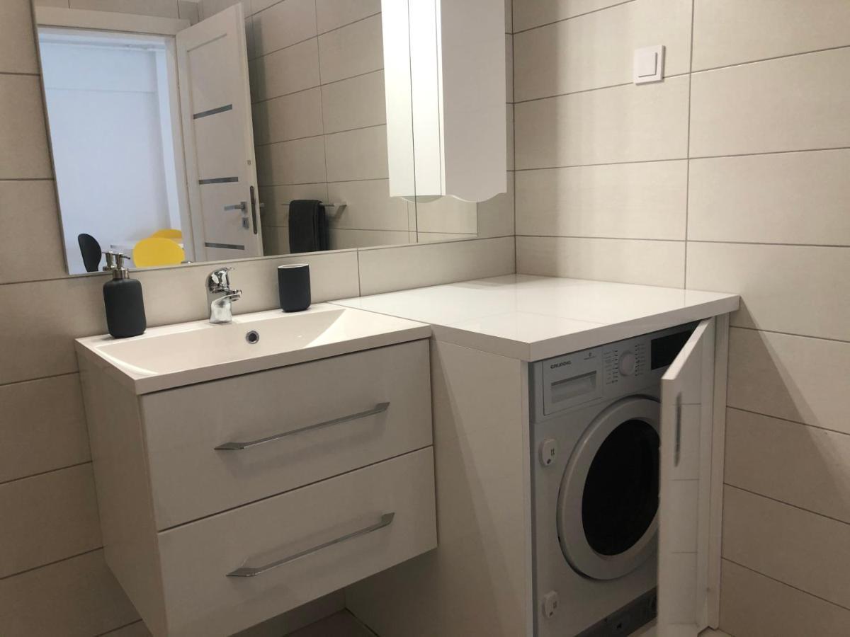 Luxury Westpark 2-Room Apartment Lakeview W5 Бухарест Экстерьер фото